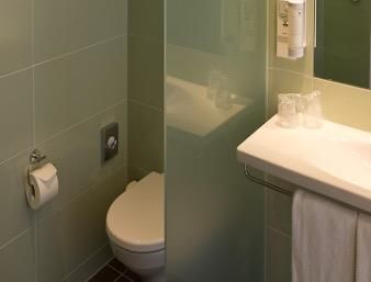 Super 8 Hotel 3*